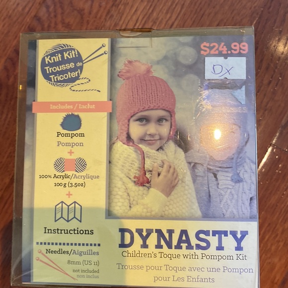 2x children’s toque kits with pompon kit - Picture 2 of 5